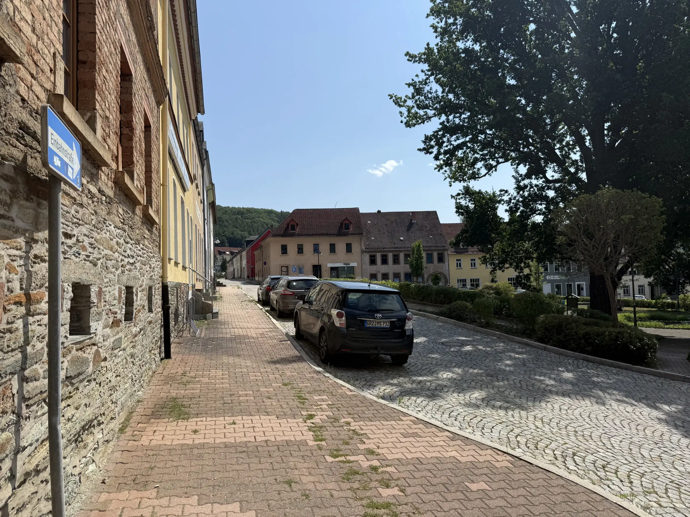 2 wooneenheden aan het marktplein van Berga / Elster - Duitsland