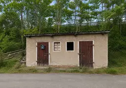 Vrijstaand woonhuis met bijgebouw op 593 m² perceel, nabij Döbeln - Duitsland