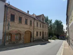 2 wooneenheden aan het marktplein van Berga / Elster - Duitsland