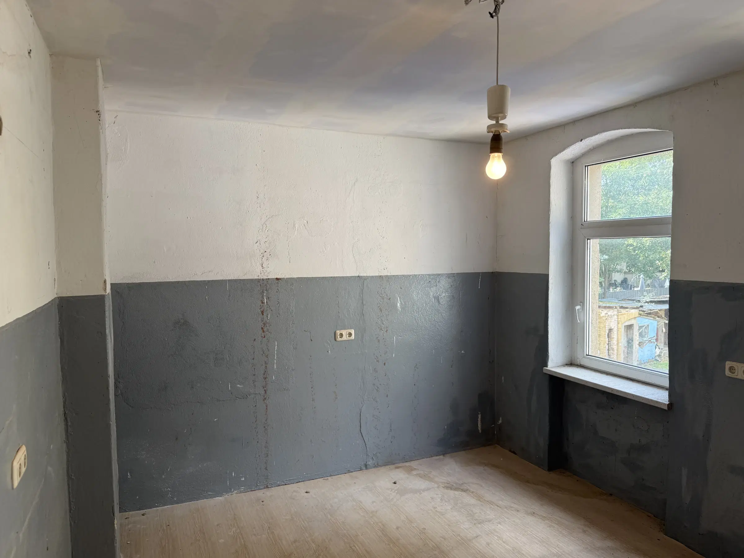 14 woningen (4 verhuurd, huursom = € 6.060,00) met 2.487 m² perceelgrootte, Zörbig, Leipzig – Duitsland
