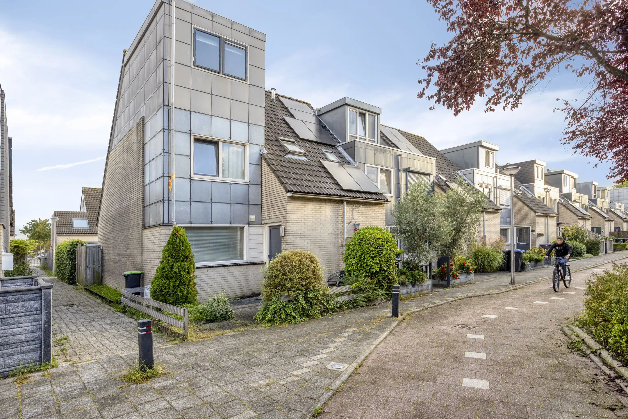 Spijkenisse, Haya van Someren-Downerpad 28