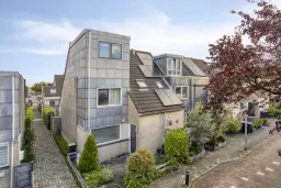 Spijkenisse, Haya van Someren-Downerpad 28