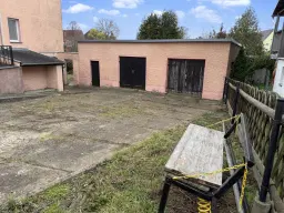 Villa met 3 wooneenheden en garages op 786 m² perceel in Waldheim - Duitsland