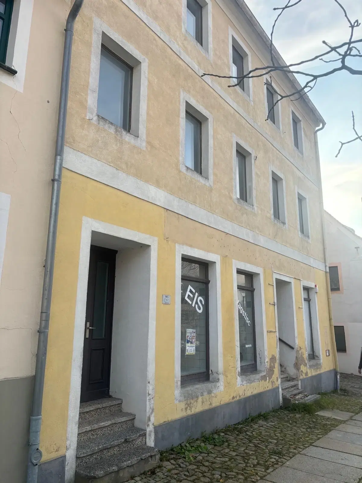 Karakteristiek pand met horeca- en woonfunctie aan de Markt te Reichenbach - Duitsland