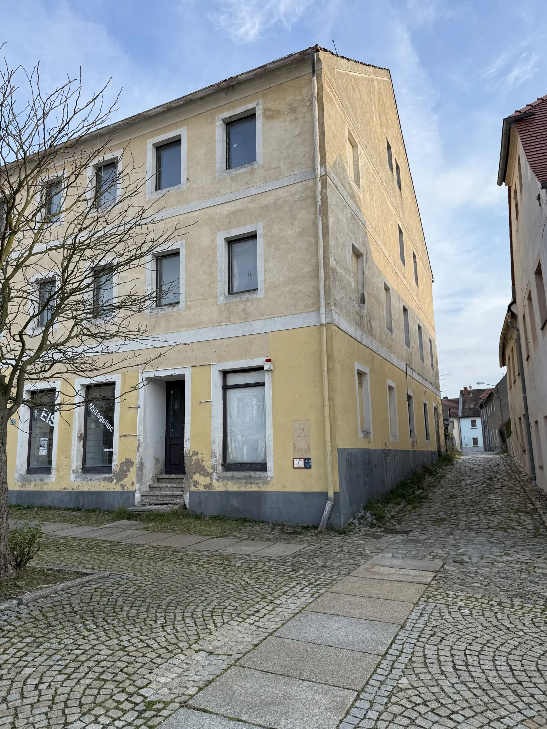 Karakteristiek pand met horeca- en woonfunctie aan de Markt te Reichenbach - Duitsland