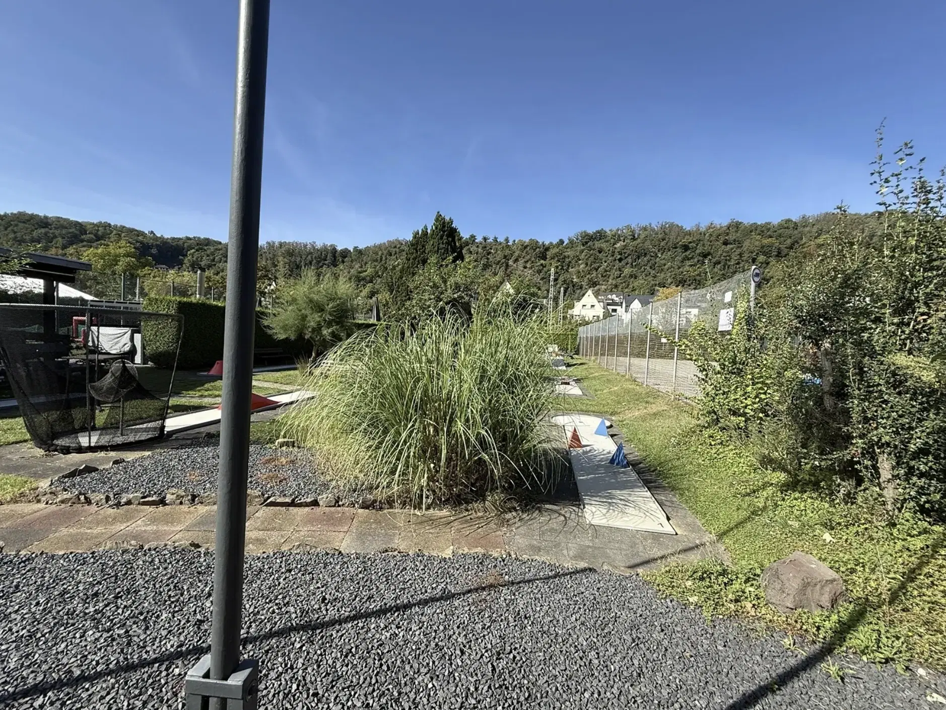 Eigendomsperceel in Braubach (achter woonhuizen), nabij Koblenz - Duitsland