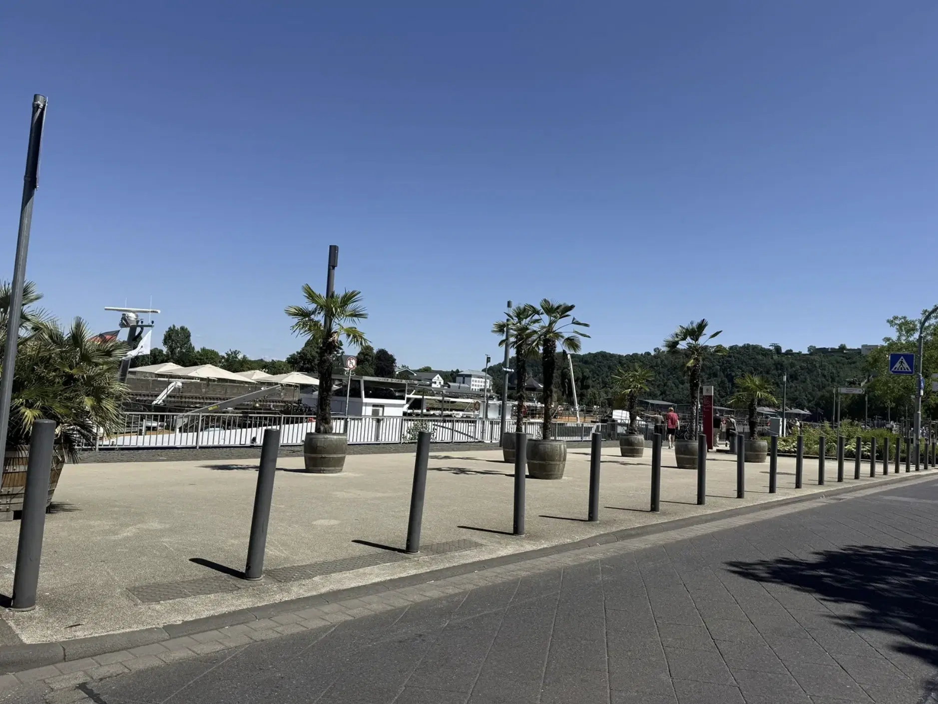 Eigendomsperceel in Braubach (achter woonhuizen), nabij Koblenz - Duitsland