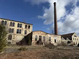 Voormalige textielfabriek op perceel van 5.493 m² - Walddorf- Duitsland