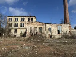 Voormalige textielfabriek op perceel van 5.493 m² - Walddorf- Duitsland
