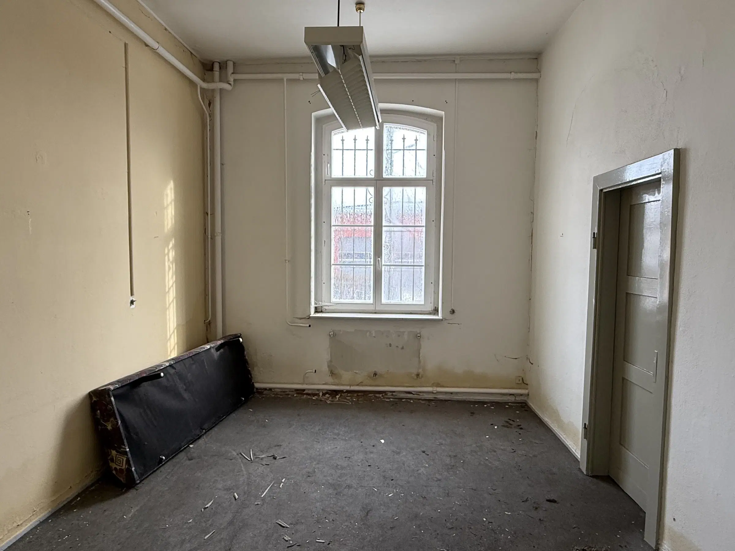 Voormalige textielfabriek op perceel van 5.493 m² - Walddorf- Duitsland