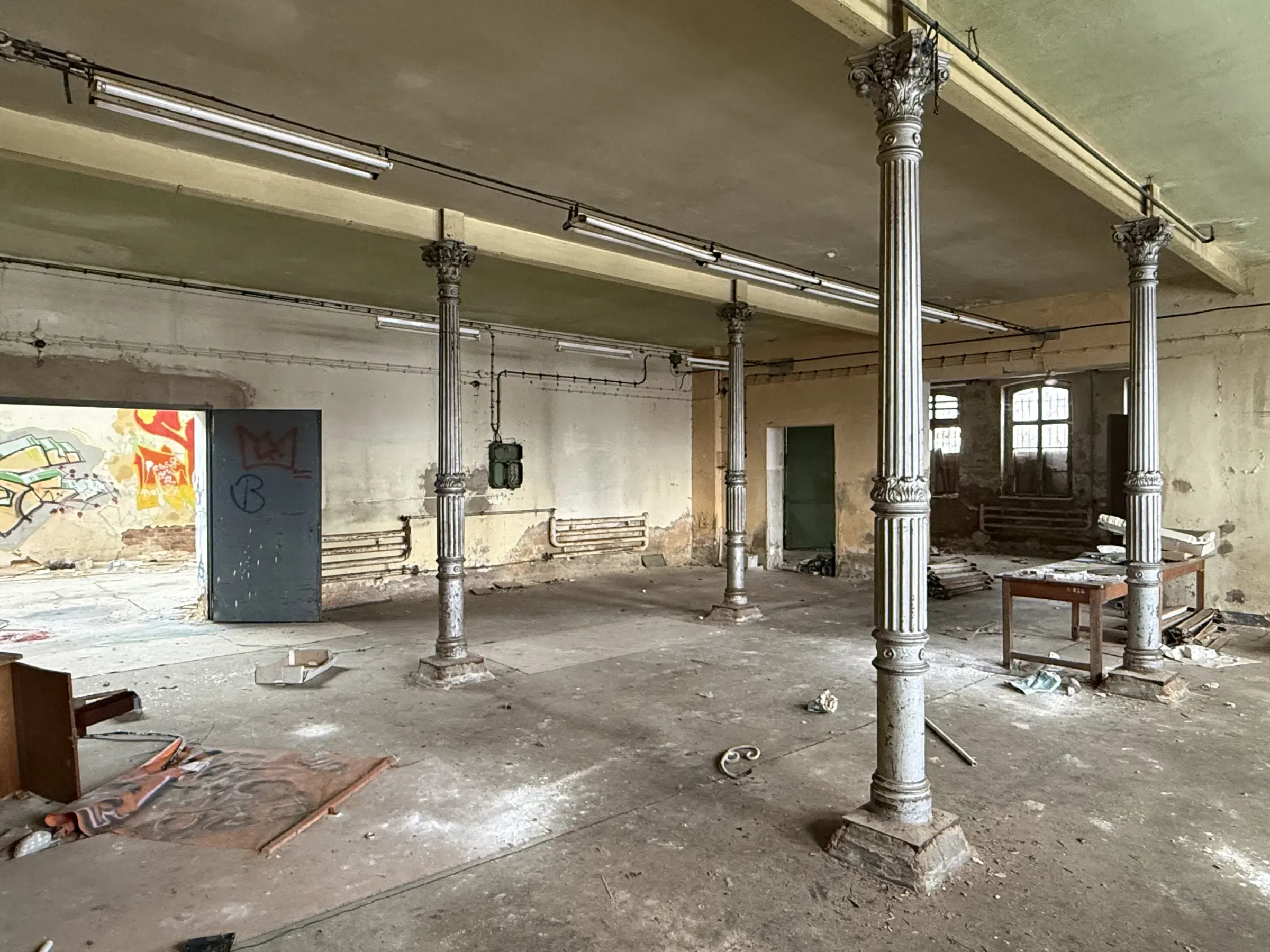 Voormalige textielfabriek op perceel van 5.493 m² - Walddorf- Duitsland