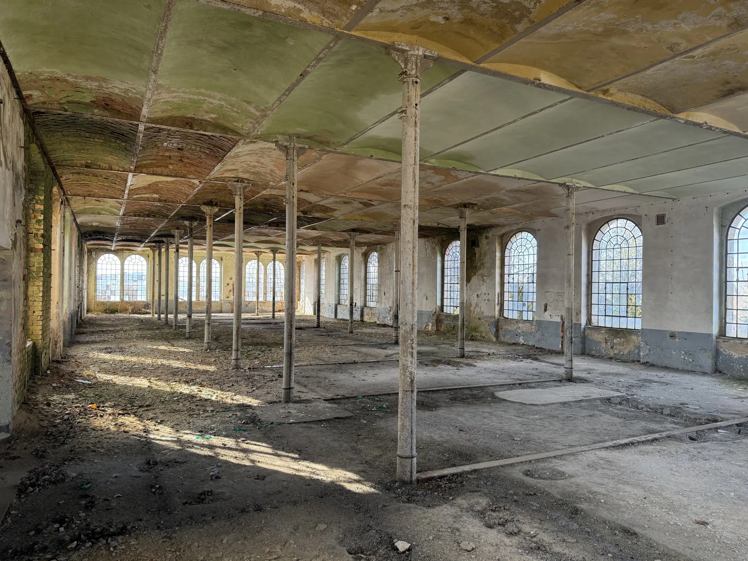 Voormalige textielfabriek op perceel van 5.493 m² - Walddorf- Duitsland