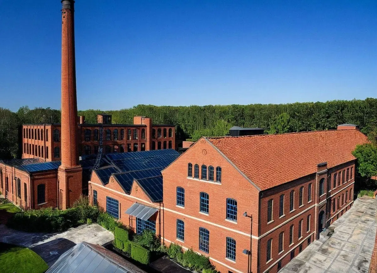 Voormalige textielfabriek op perceel van 5.493 m² - Walddorf- Duitsland