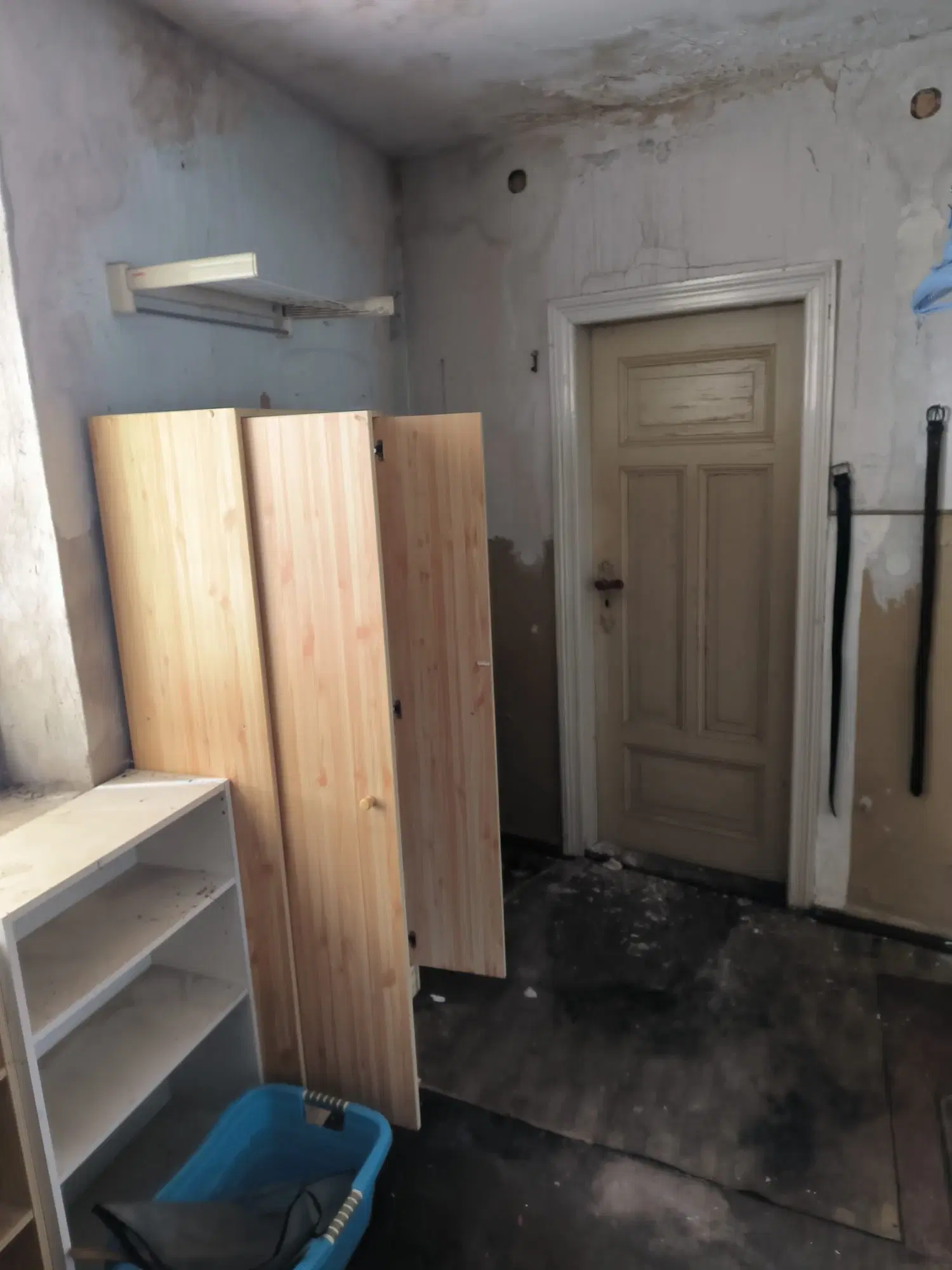 Massief woonhuis met uitbreidingsmogelijkheden en een perceel van 498 m² in Annaburg - Duitsland
