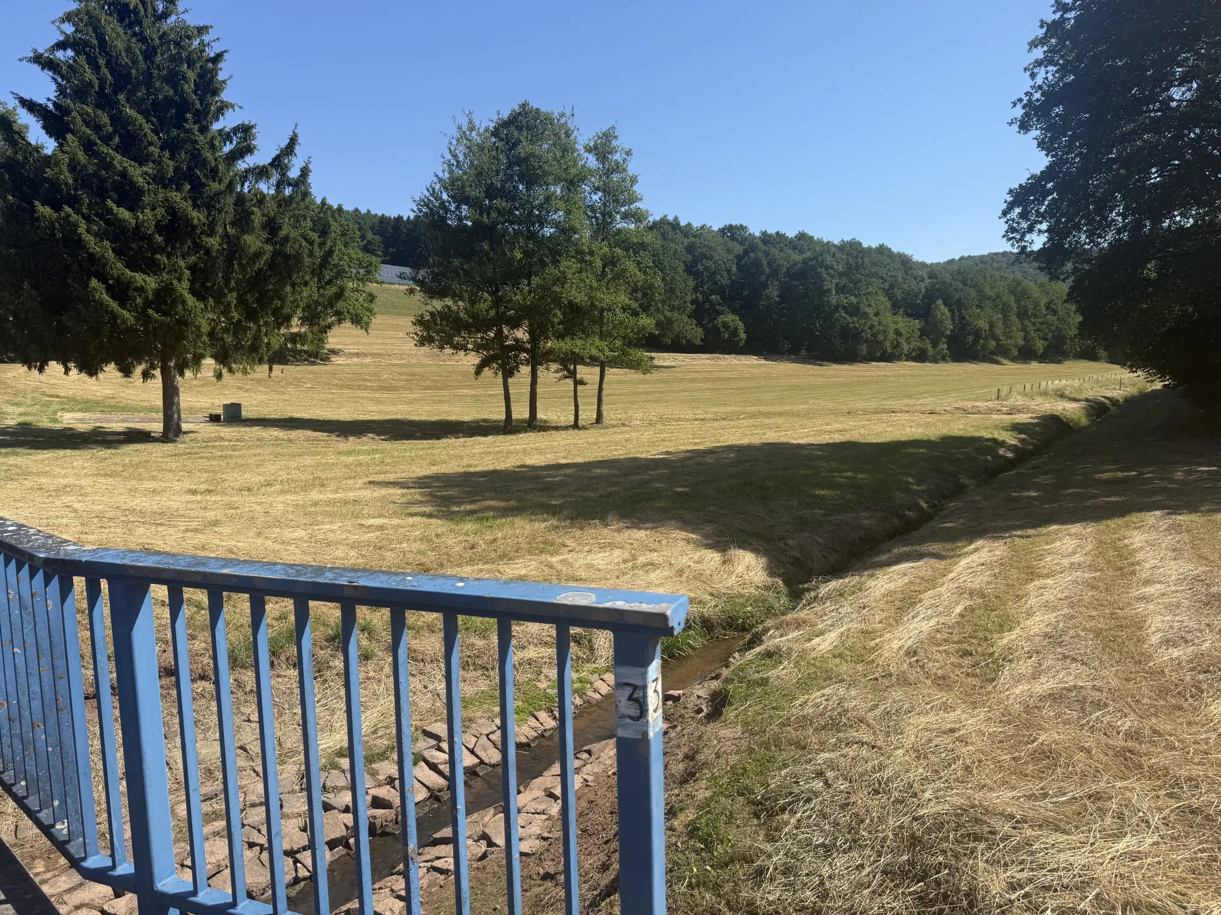 3 eigendomspercelen totaal 1.735 m² in Sint Wendel, nabij Saarbrücken - Duitsland