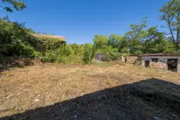 Afgelegen tweelaags huis + 1.502 grond + garage + bijgebouwen aan de rand van Milchina Luka, Regio Vidin - Bulgarije