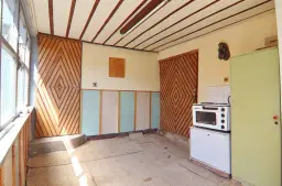 Huis met twee verdiepingen + 660 m² grond in Karan Varbovka - Bulgarije