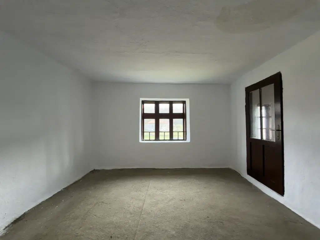 Huis op perceel van 1.900 m² in Slatina, regio Silistra - Bulgarije