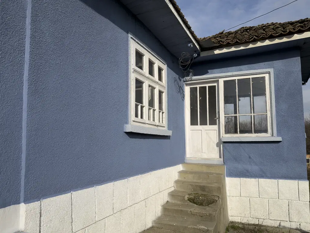 Huis op perceel van 1.900 m² in Slatina, regio Silistra - Bulgarije
