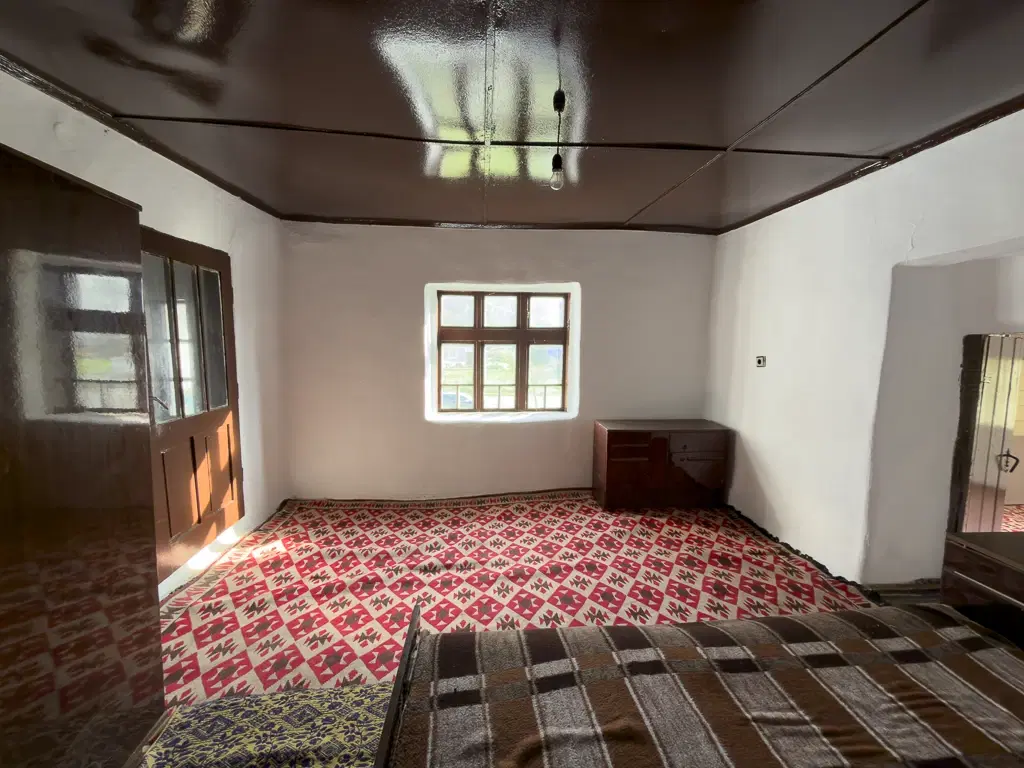 Huis op perceel van 1.900 m² in Slatina, regio Silistra - Bulgarije