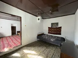 Huis op perceel van 1.900 m² in Slatina, regio Silistra - Bulgarije