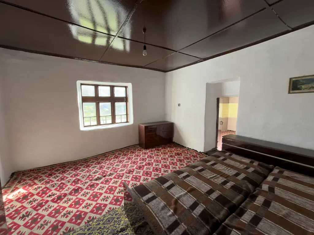 Huis op perceel van 1.900 m² in Slatina, regio Silistra - Bulgarije