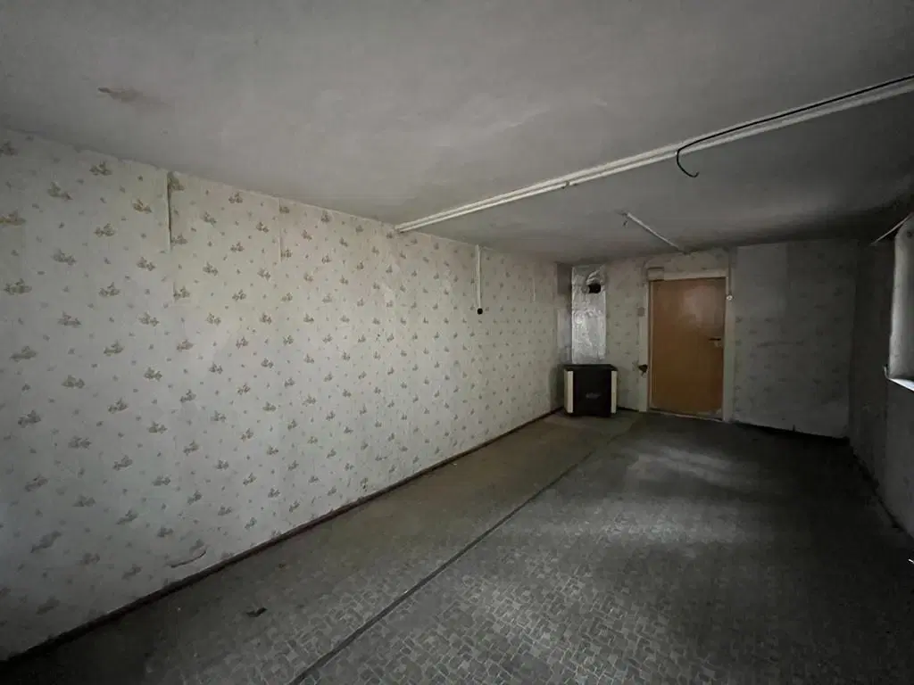 Gebouw met aangrenzend bosgebied in Schönheide - Duitsland