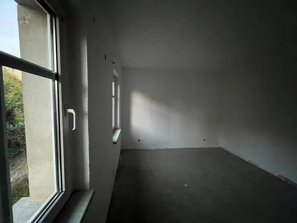 Vrijstaand object met 2 voormalige woningen en een schuur in Zeitz - Duitsland