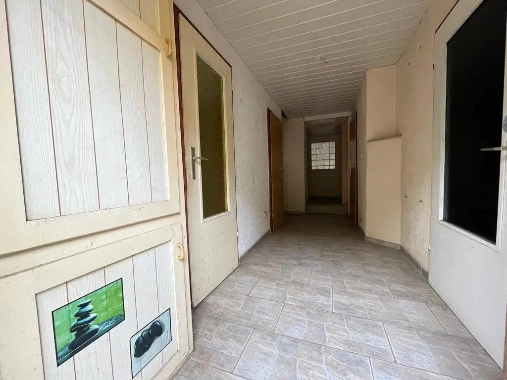 Vrijstaand object met 2 voormalige woningen en een schuur in Zeitz - Duitsland