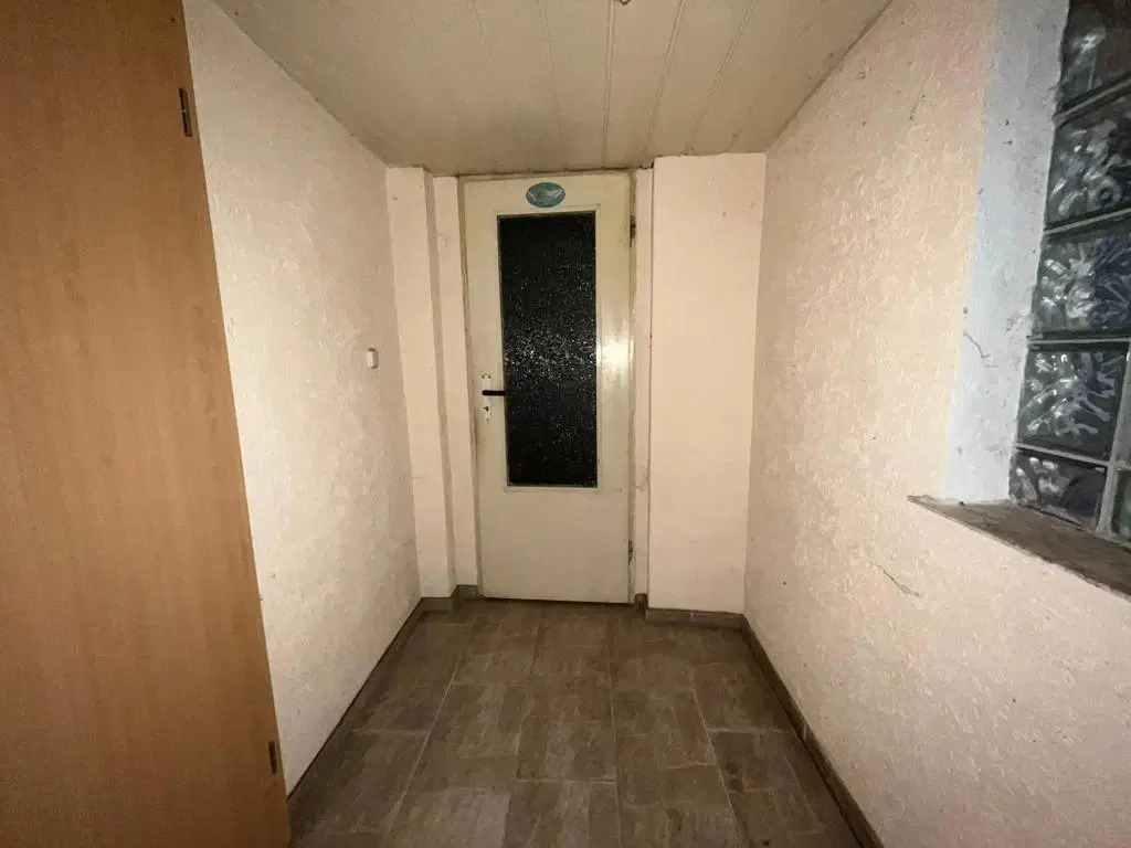 Vrijstaand object met 2 voormalige woningen en een schuur in Zeitz - Duitsland