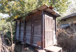 Woning met 2 verdiepingen, bijgebouwen en 2.500 m2 grond in Ostrov-upon-Danube - Bulgarije