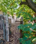 Woning met 2 verdiepingen, bijgebouwen en 2.500 m2 grond in Ostrov-upon-Danube - Bulgarije