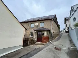 Vrijstaand pand met 2 verdiepingen in Langenwetzendorf - Duitsland