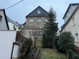 Vrijstaand pand met 2 verdiepingen in Langenwetzendorf - Duitsland