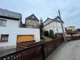 Vrijstaand pand met 2 verdiepingen in Langenwetzendorf - Duitsland