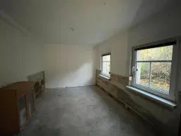 Vrijstaand object met 2 voormalige woningen en 1 schuur in Zeitz - Duitsland