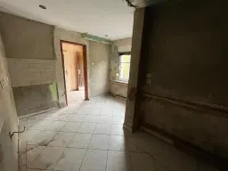 Vrijstaand object met 2 voormalige woningen en 1 schuur in Zeitz - Duitsland