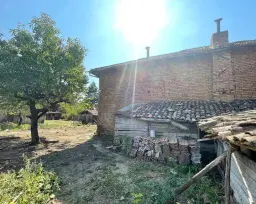Huis met 2.170 m2 grond en bijgebouwen in Gorna Studena (Veliko Tarnovo) - Bulgarije