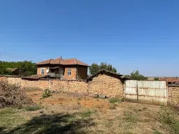 Huis met 2.170 m2 grond en bijgebouwen in Gorna Studena (Veliko Tarnovo) - Bulgarije
