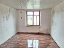 Huis met grond en schuur in Hohenebra - Duitsland