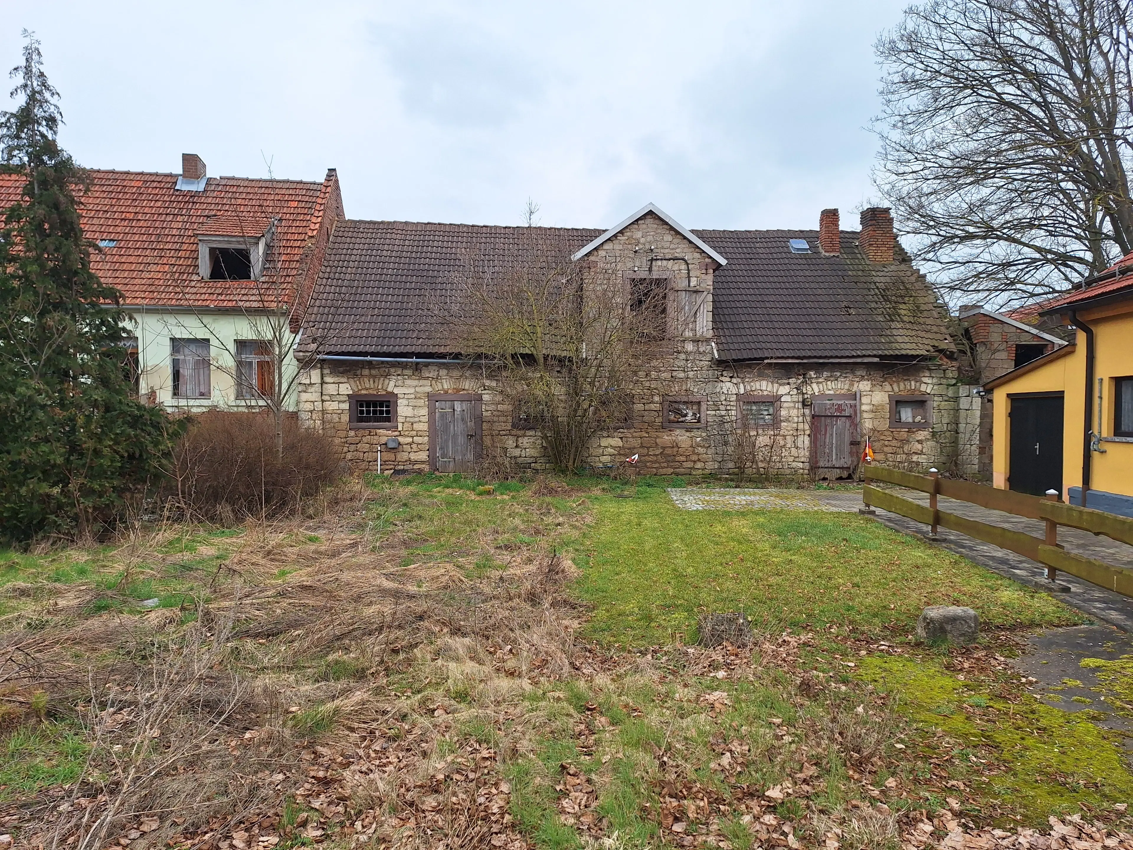 Huis met grond en schuur in Hohenebra - Duitsland