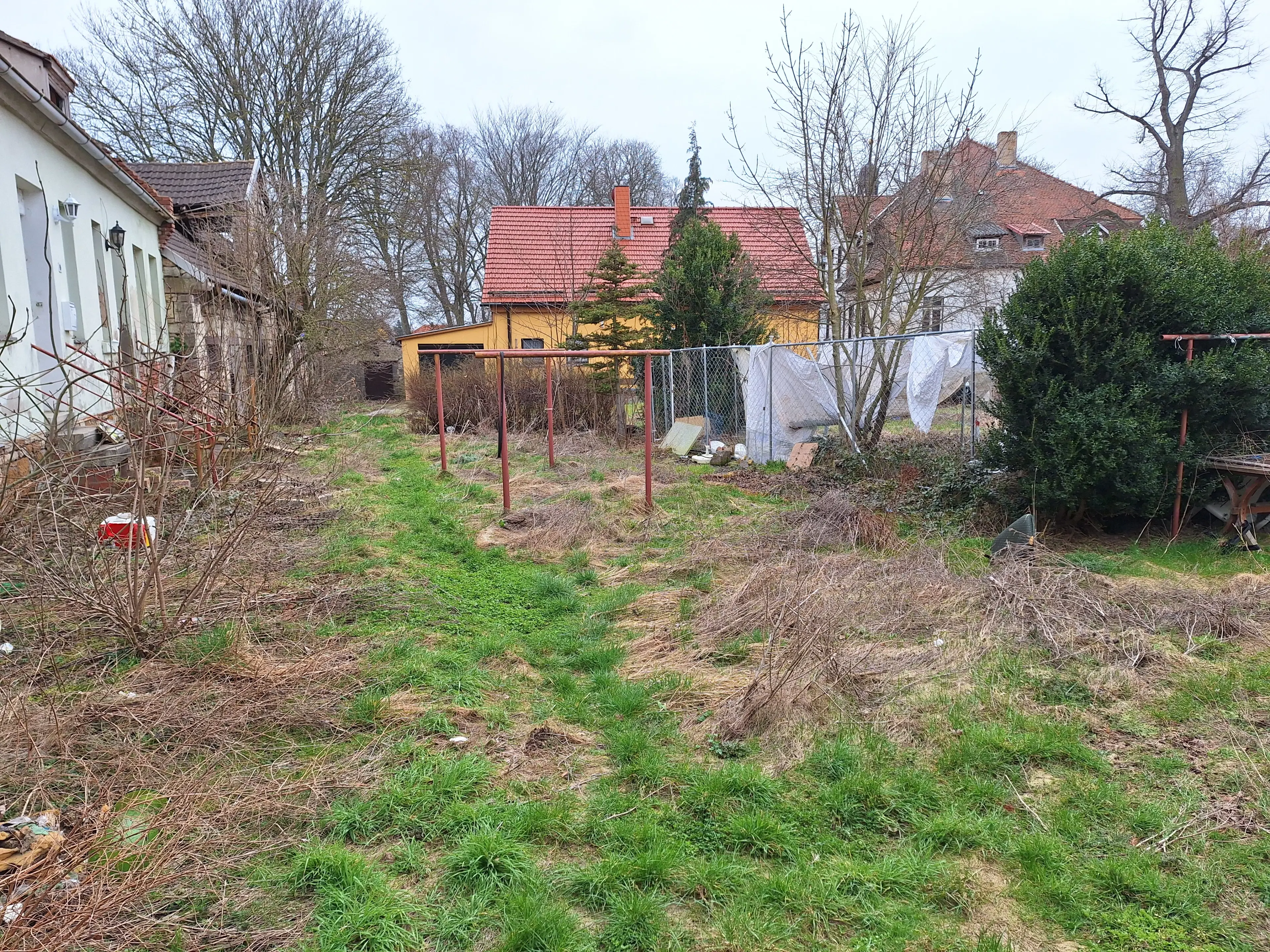 Huis met grond en schuur in Hohenebra - Duitsland