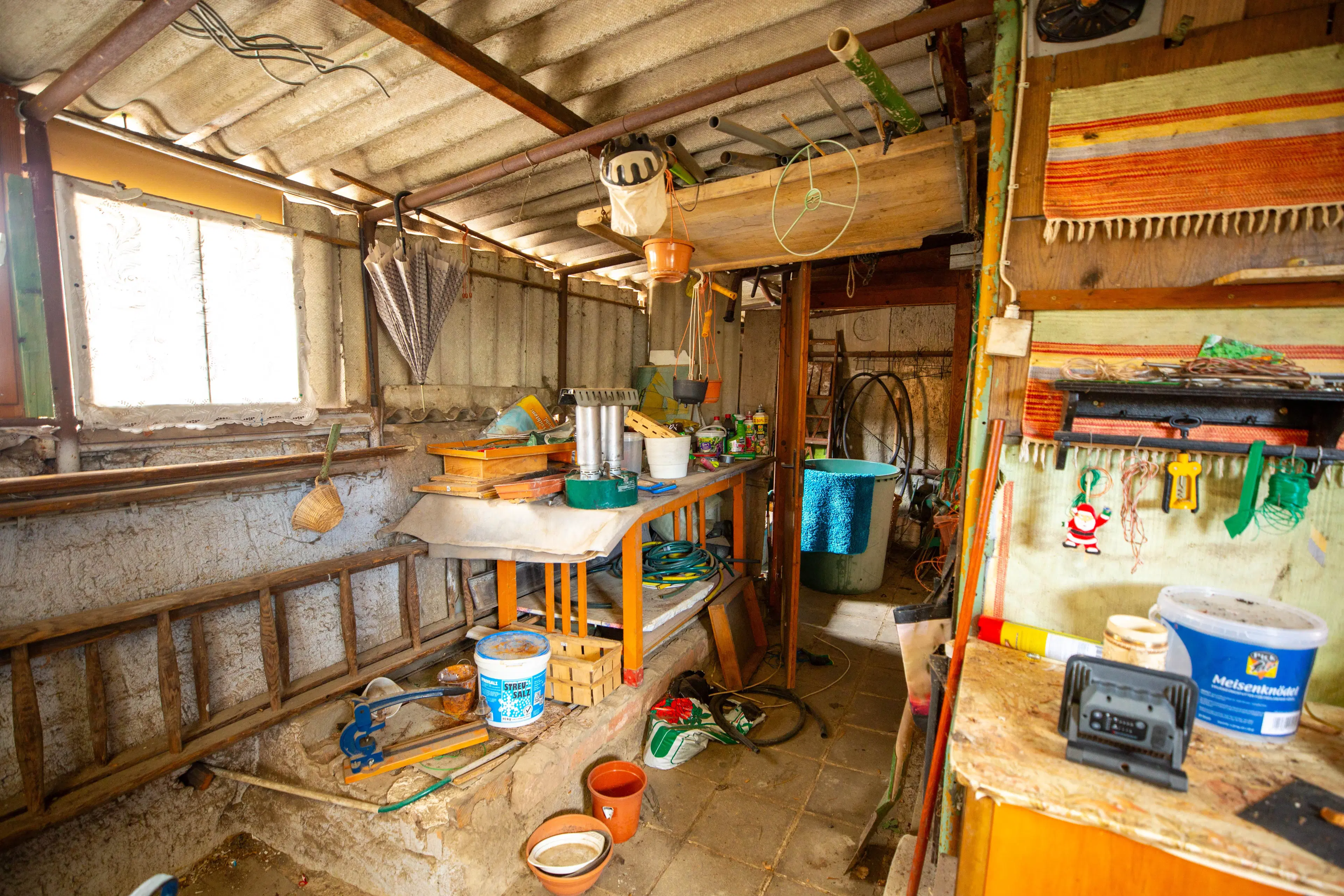 Vrijstaande woning met garage en bijgebouwen in Crossen an der Elster - Duitsland