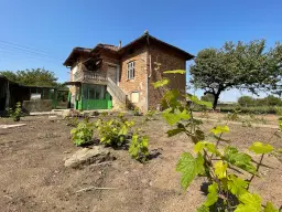 Huis met grond en bijgebouwen in Gorna Studena - Bulgarije
