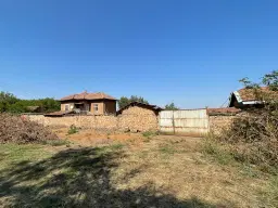 Huis met grond en bijgebouwen in Gorna Studena - Bulgarije