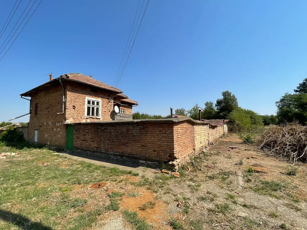 Huis met grond en bijgebouwen in Gorna Studena - Bulgarije