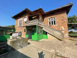 Huis met grond en bijgebouwen in Gorna Studena - Bulgarije