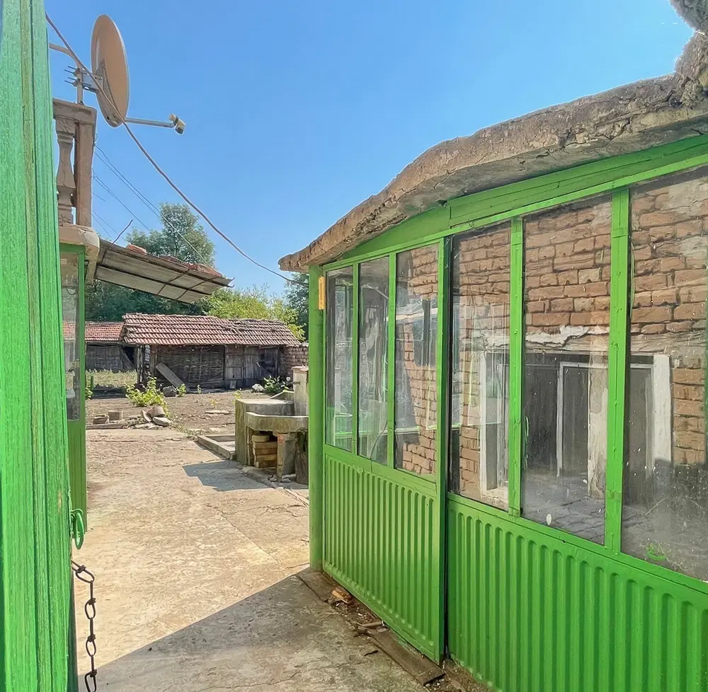 Huis met grond en bijgebouwen in Gorna Studena - Bulgarije