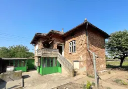 Huis met grond en bijgebouwen in Gorna Studena - Bulgarije