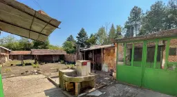Huis met grond en bijgebouwen in Gorna Studena - Bulgarije